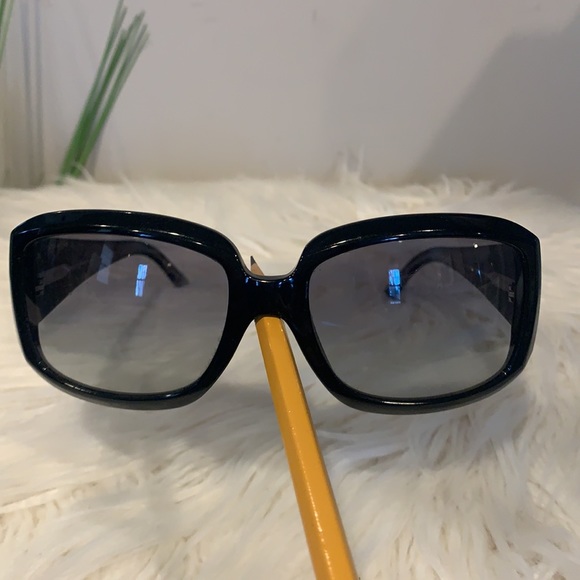 IOB EUC BURBERRY Black Sunglasses w/ Case & Cloth - Picture 2 of 15